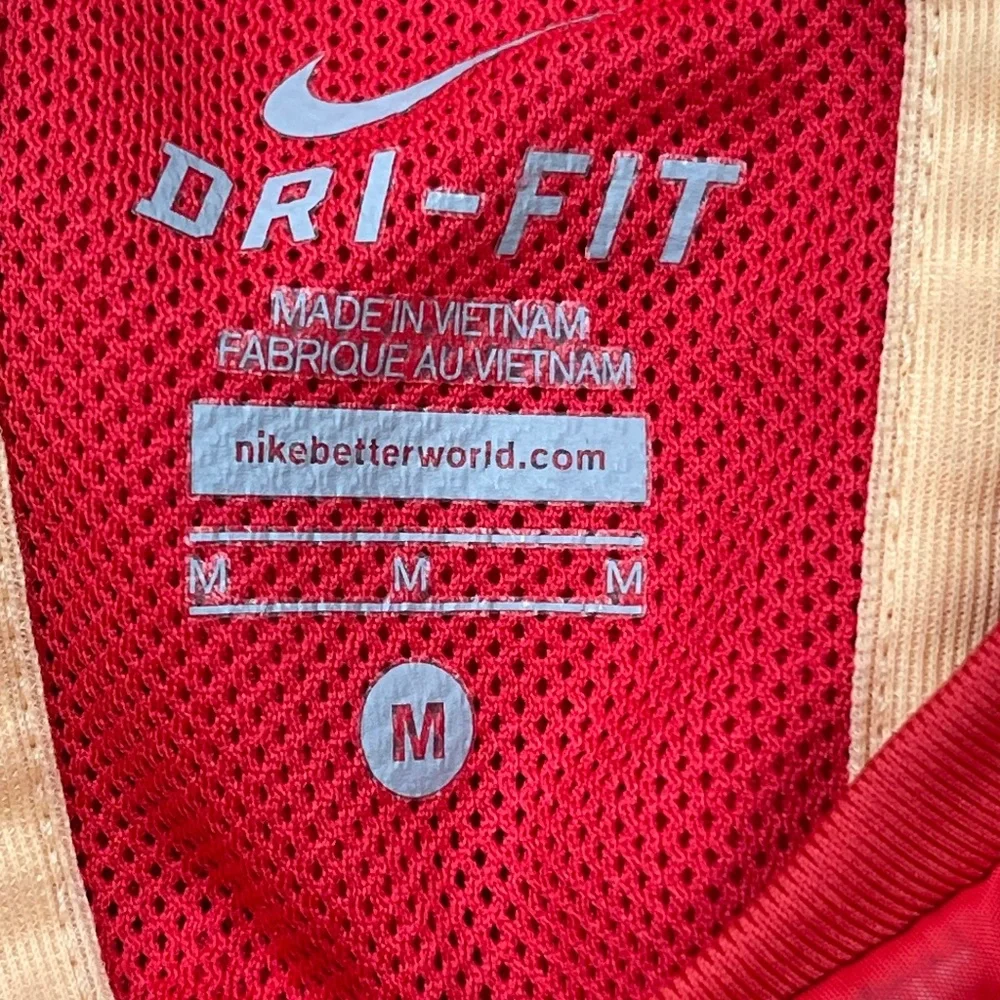 NIKE Running Dri-Fit Sphere Thermal Windbreaker Women’s size M Red